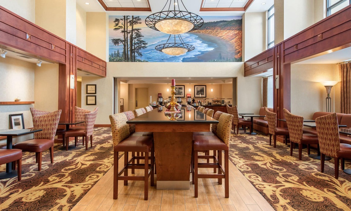 Pacific Hotel | Hampton Inn & Suites Arcata