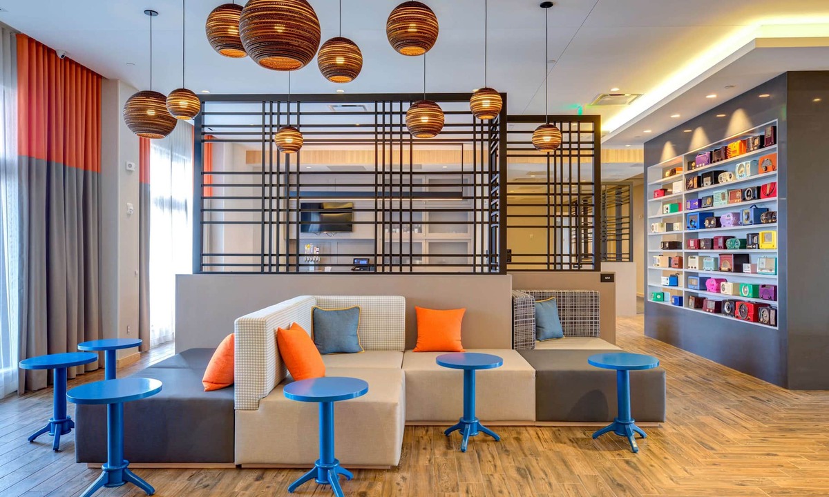 Waltham Hotel | Hampton Inn & Suites Boston/Waltham