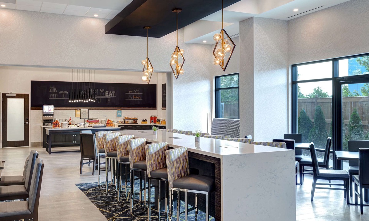 Burlington Hotel | Hampton Inn & Suites by Hilton Burlington Toronto