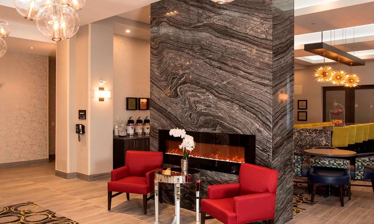 Thunder Bay Hotel | Hampton Inn & Suites by Hilton Thunder Bay
