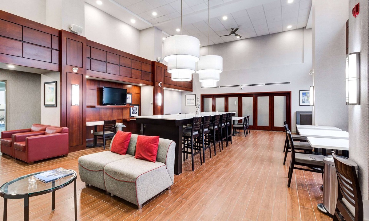 Brantford Hotel | Hampton Inn & Suites by Hilton Brantford Conference Centre