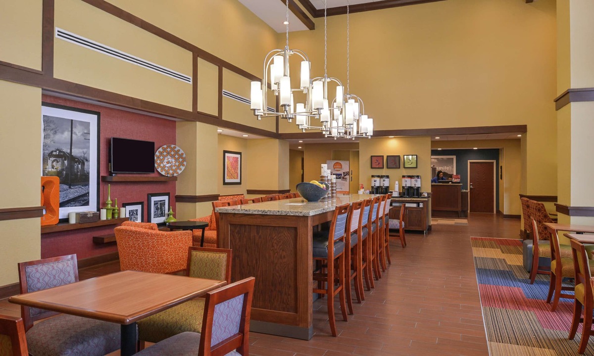 Lonoke Hotel | Hampton Inn & Suites by Hilton Lonoke