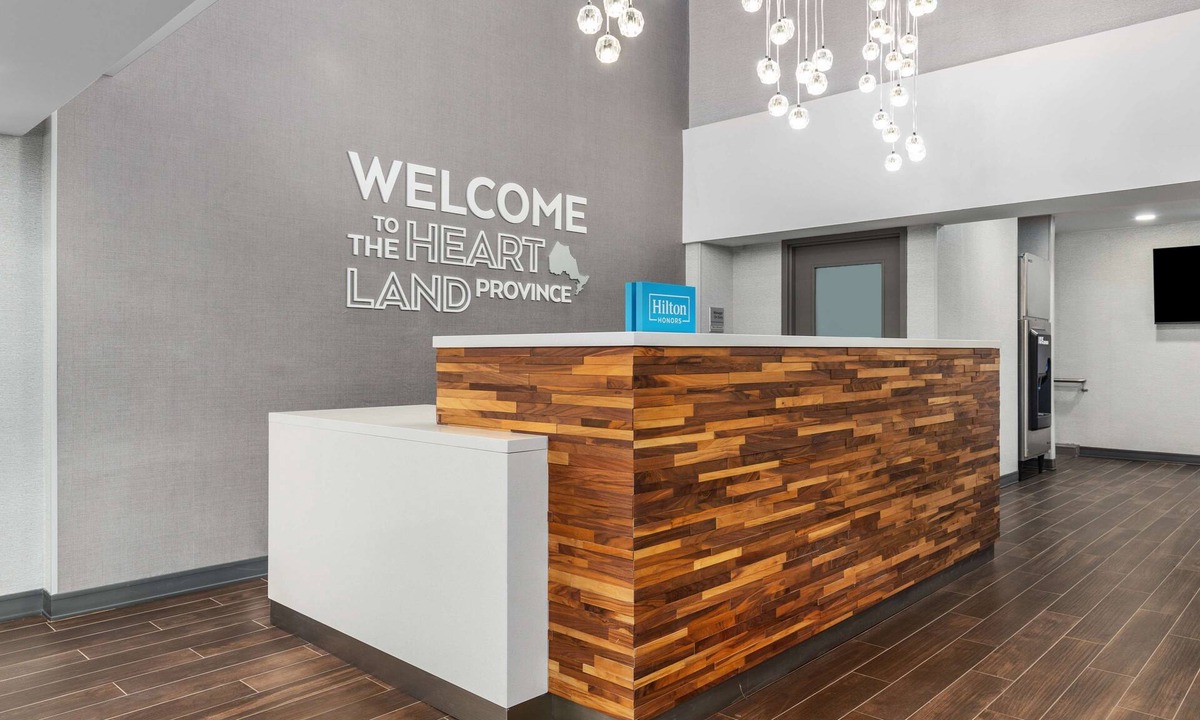 Church and Wellesley Hotel | Hampton Inn & Suites by Hilton Toronto Downtown