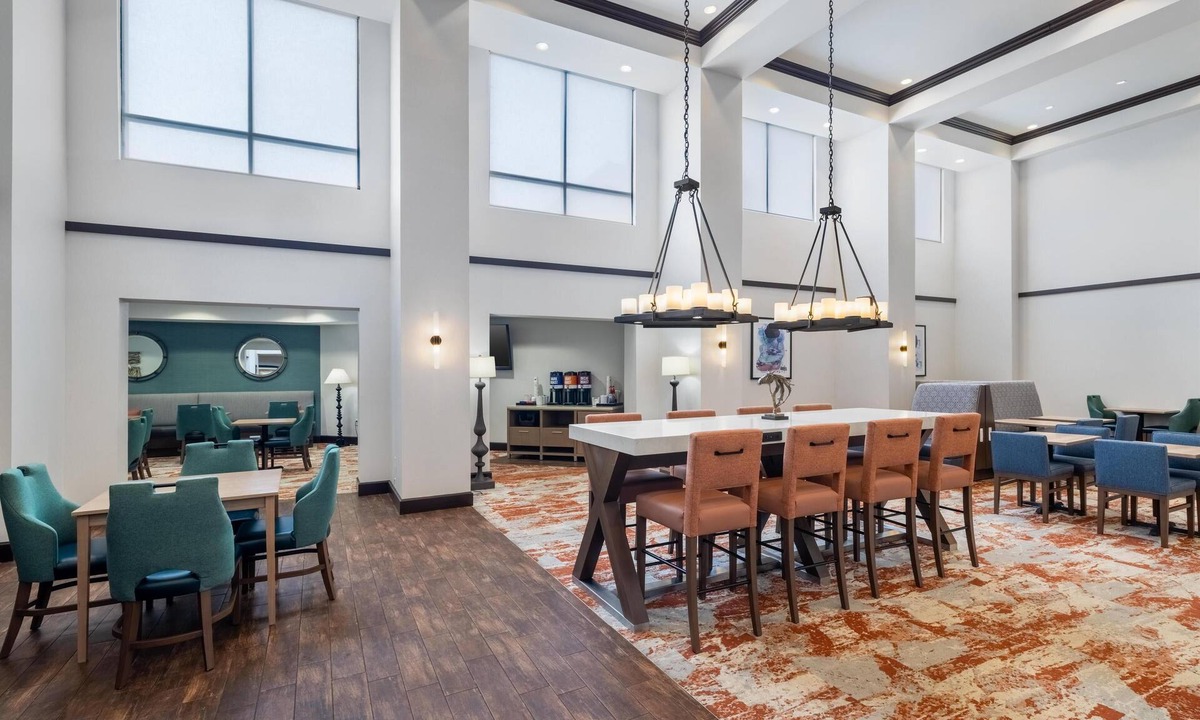 Peck Hotel | Hampton Inn & Suites by Hilton I-35/Mulvane