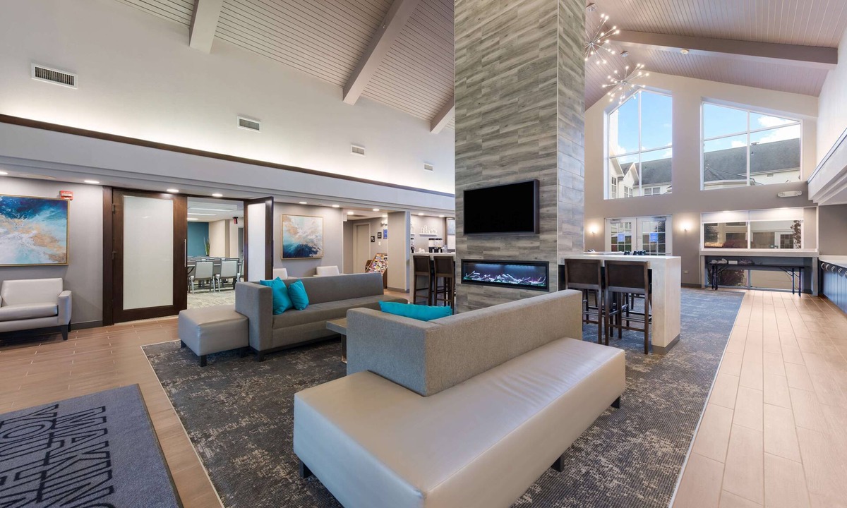 Hoffman Estates Hotel | Hampton Inn & Suites Chicago/Hoffman Estates