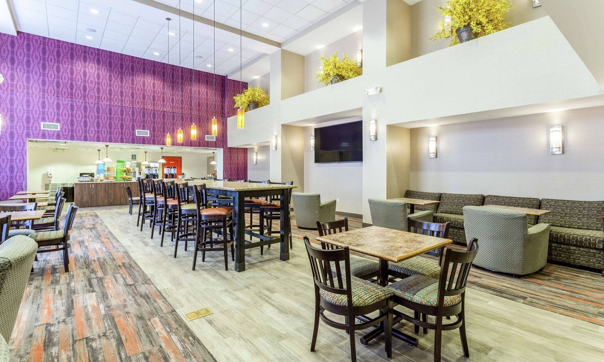 Libertyville Hotel | Hampton Inn & Suites Chicago-Libertyville