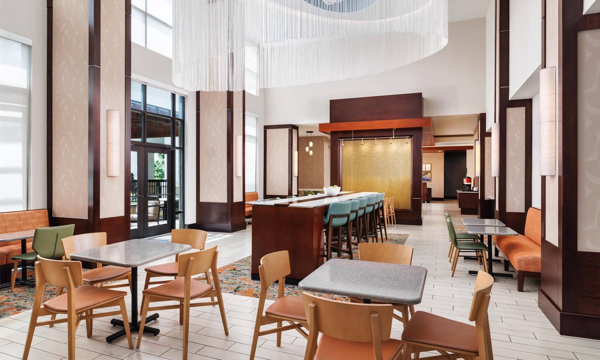 Twin Brook Hotel | Hampton Inn & Suites Chattanooga/Hamilton Place