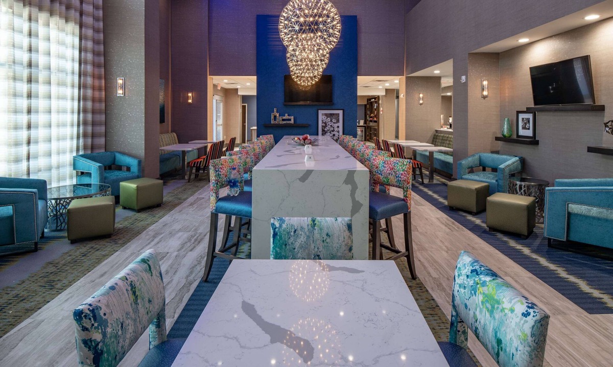 Plano Hotel | Hampton Inn & Suites Dallas/Plano Central