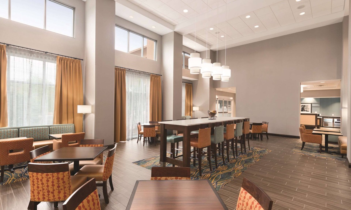DeLand Hotel | Hampton Inn & Suites Deland