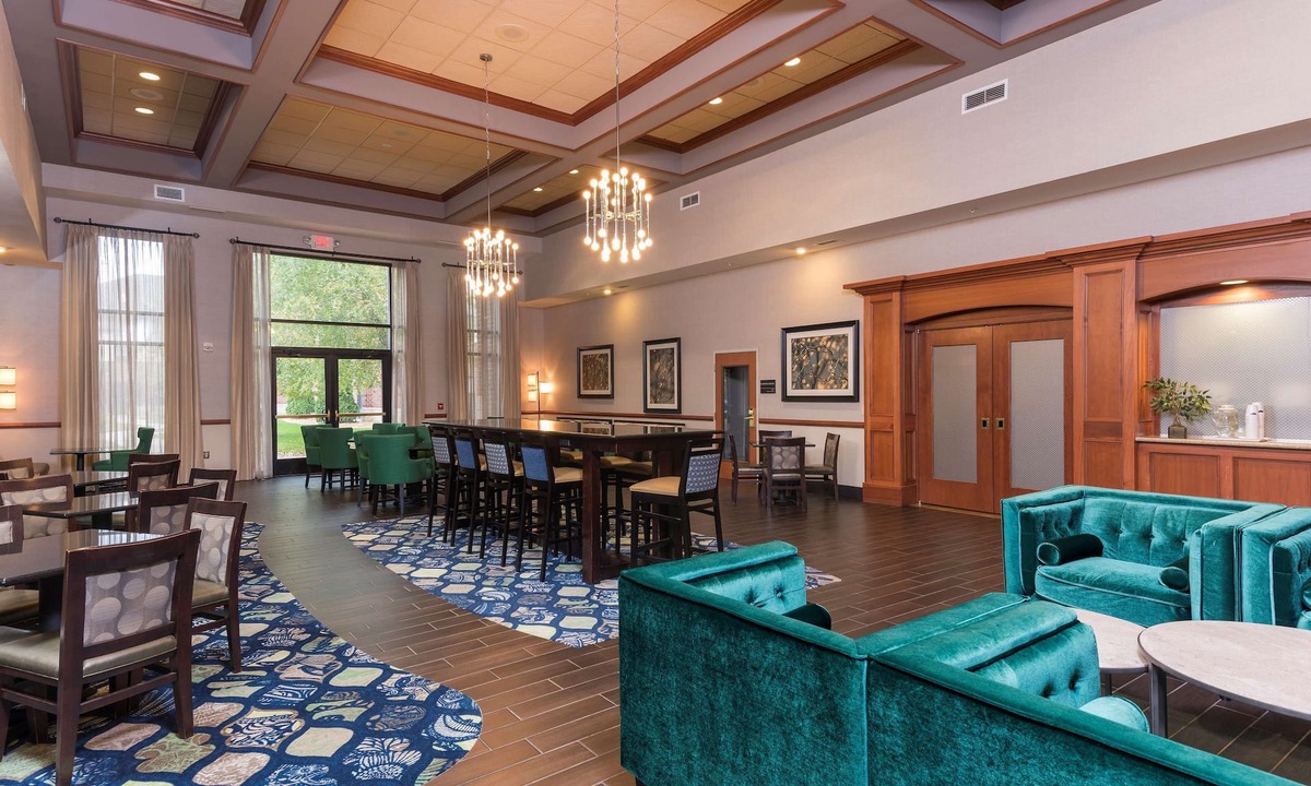 Okemos Hotel | Hampton Inn & Suites East Lansing/Okemos