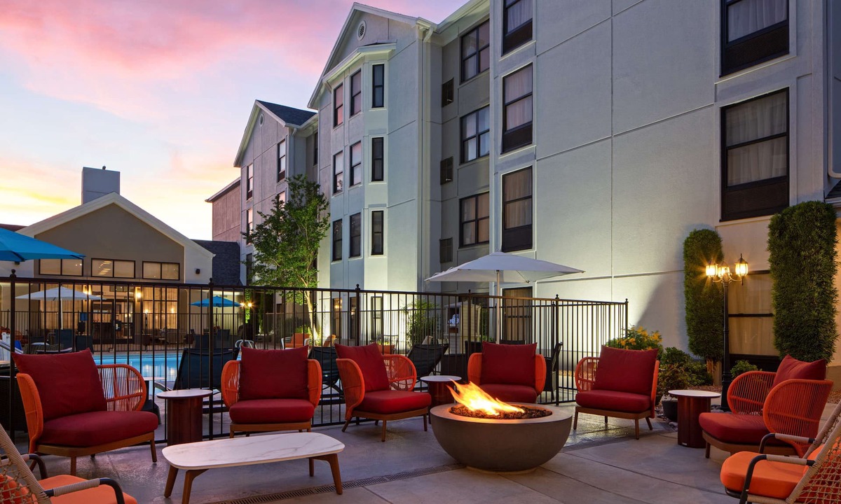 Biggs Field Hotel | Hampton Inn & Suites El Paso-Airport