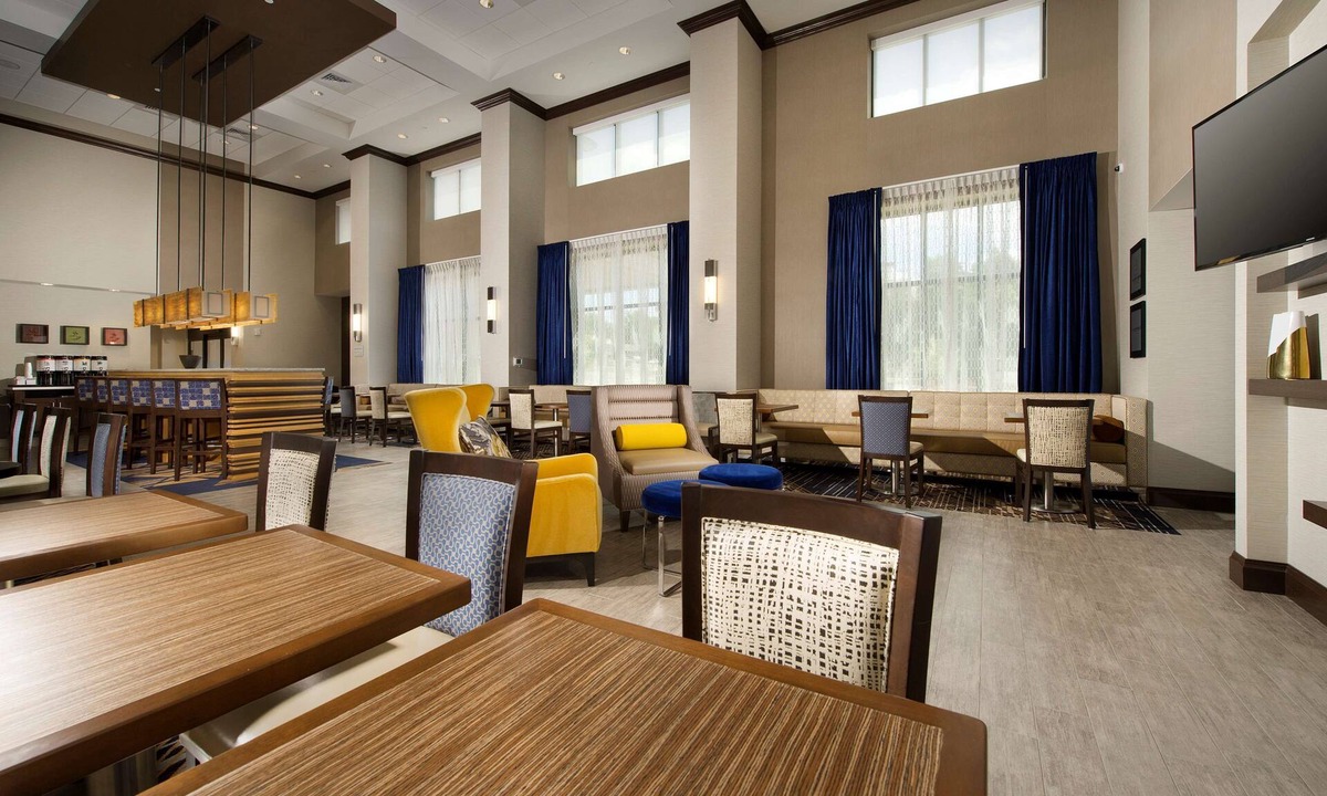 Falls Church Hotel | Hampton Inn & Suites Falls Church
