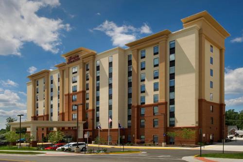 West Falls Church Hotel | Hampton Inn & Suites Falls Church
