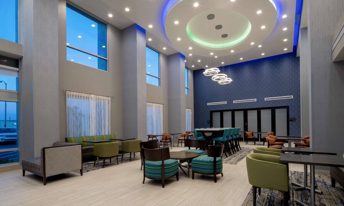 Gilroy Hotel | Hampton Inn & Suites Gilroy