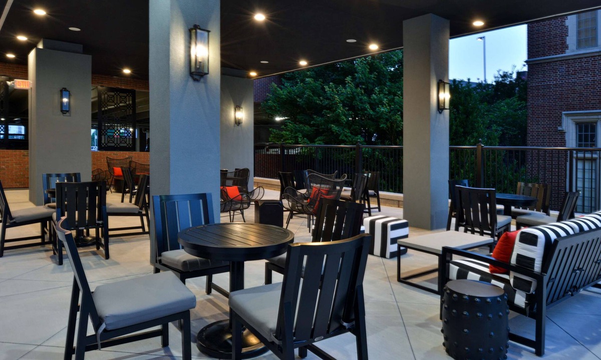 Downtown Greensboro Hotel | Hampton Inn & Suites Greensboro Downtown