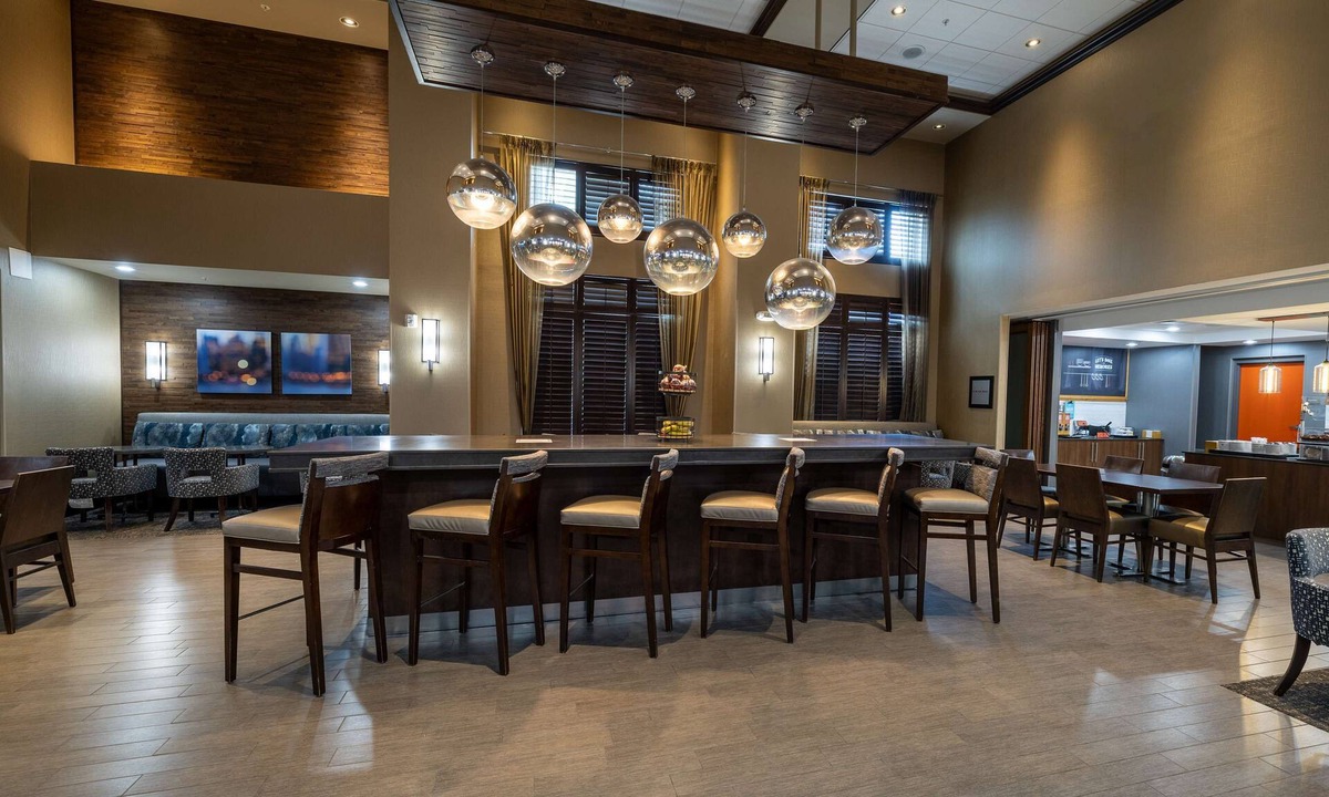 Greensboro Hotel | Hampton Inn & Suites Greensboro/Coliseum Area