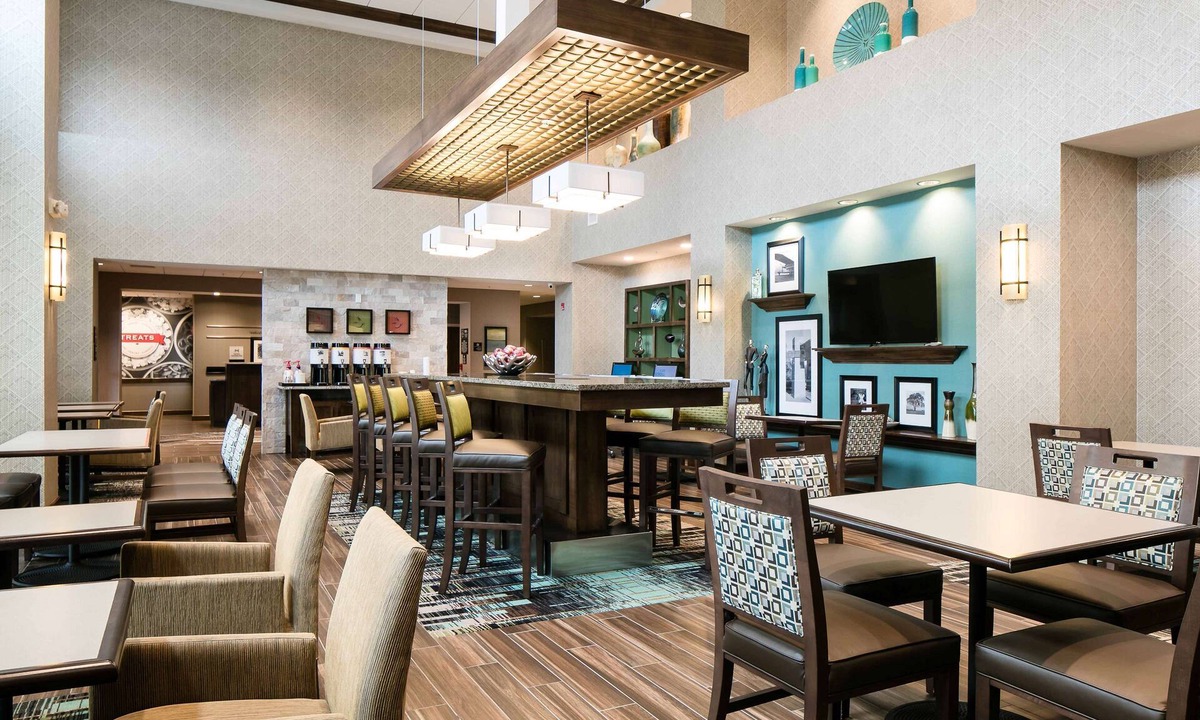 Hudson Hotel | Hampton Inn & Suites Hudson