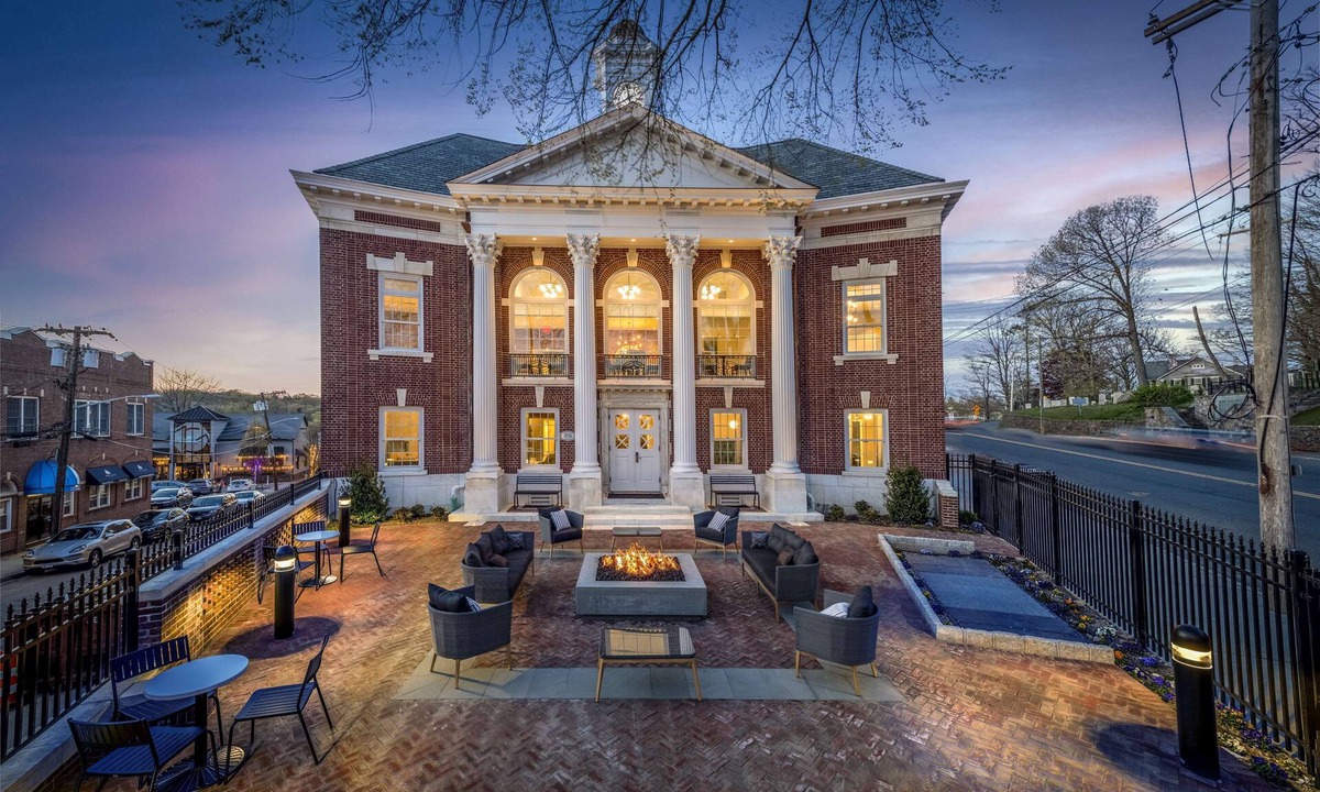 Huntington Hotel | Hampton Inn & Suites Huntington Downtown