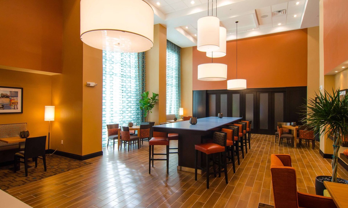 Huntsville Hotel | Hampton Inn & Suites Huntsville