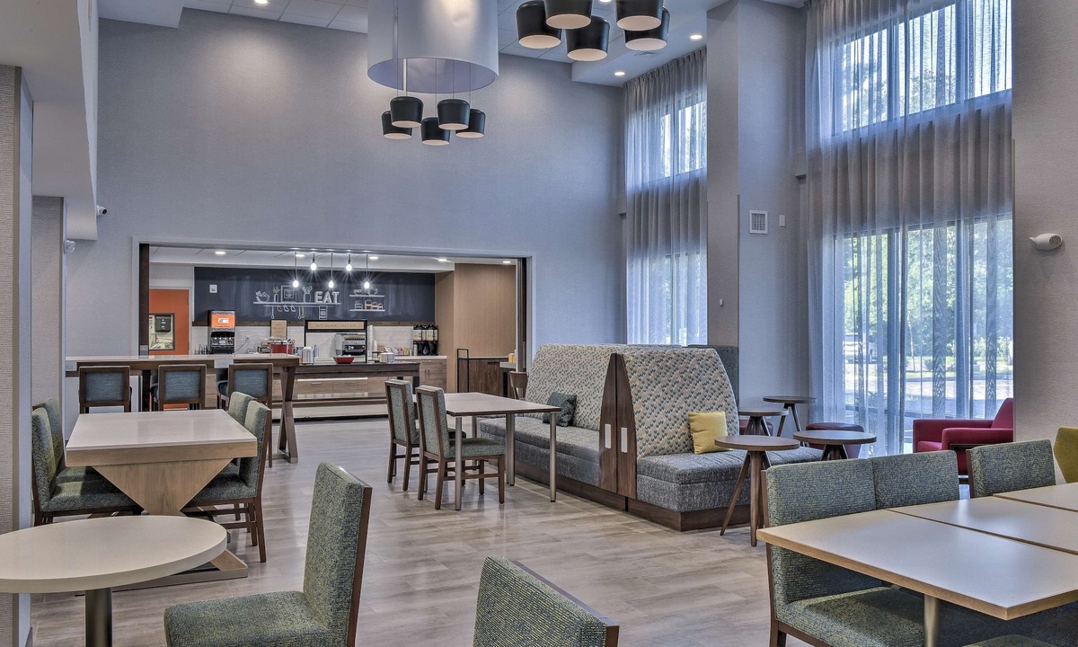 Keene Hotel | Hampton Inn & Suites Keene