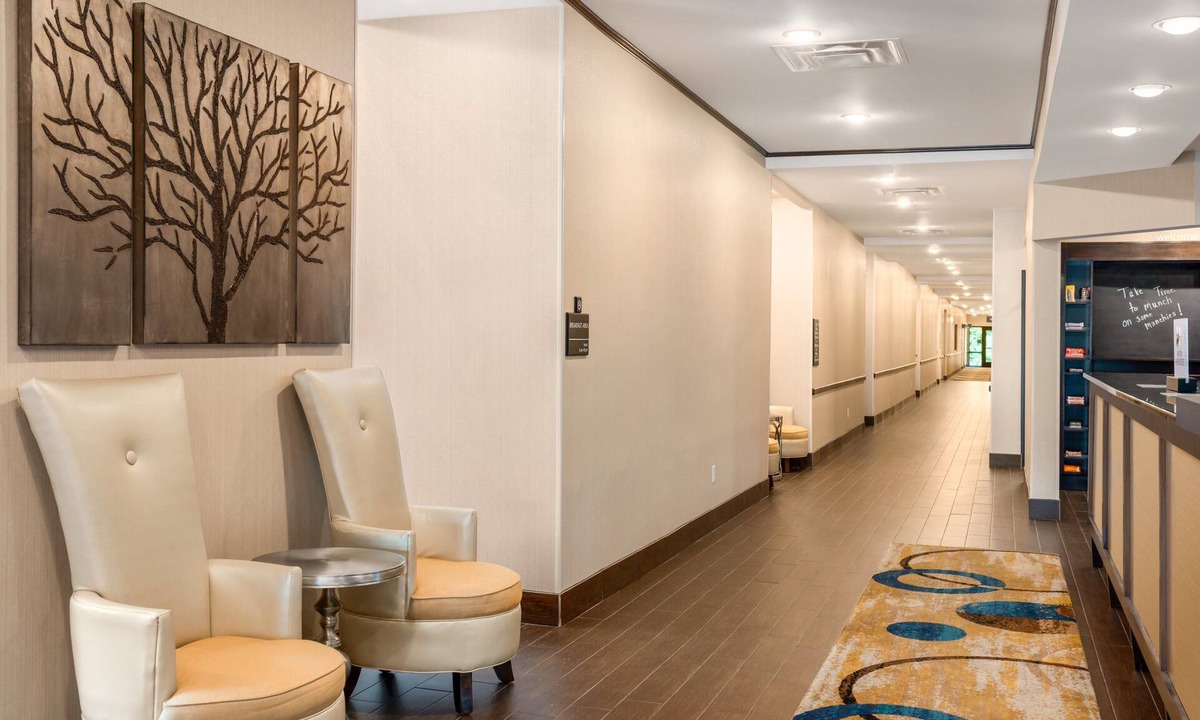 Lavonia Hotel | Hampton Inn & Suites Lavonia