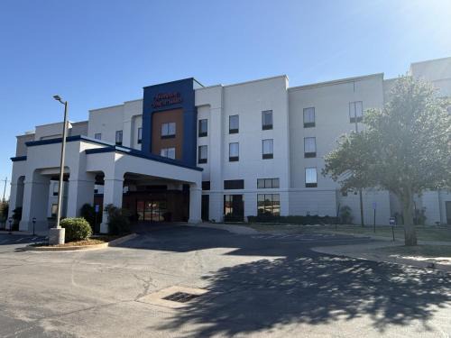 Lawton Hotel | Hampton Inn & Suites Lawton