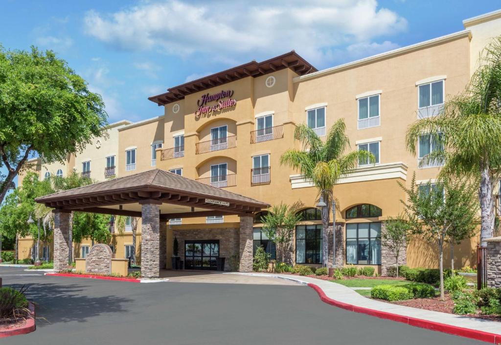 Lodi Hotel | Hampton Inn & Suites Lodi