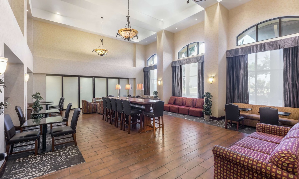 Lodi Hotel | Hampton Inn & Suites Lodi