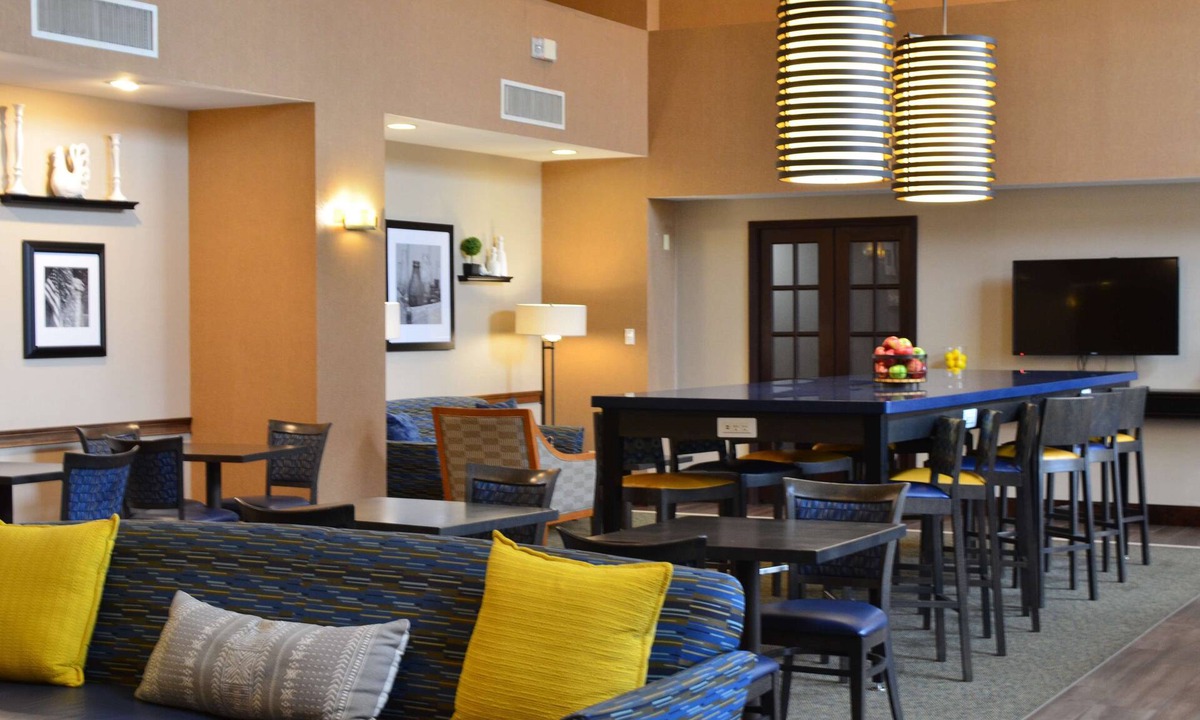 Madisonville Hotel | Hampton Inn & Suites Madisonville