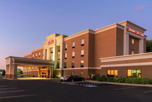 Marshalltown Hotel | Hampton Inn & Suites Marshalltown