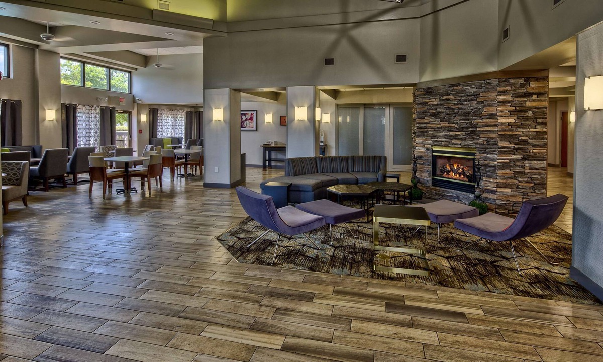 Wolfchase Hotel | Hampton Inn & Suites Memphis-Wolfchase Galleria