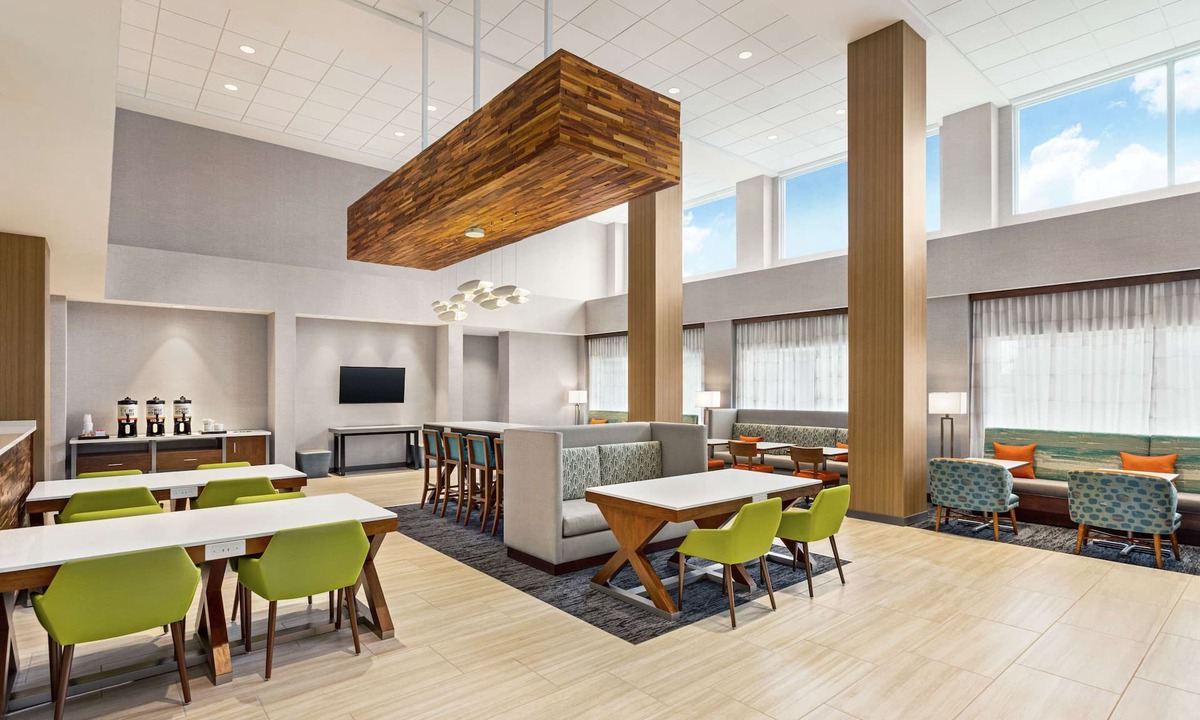 Country Walk Hotel | Hampton Inn & Suites Miami Kendall
