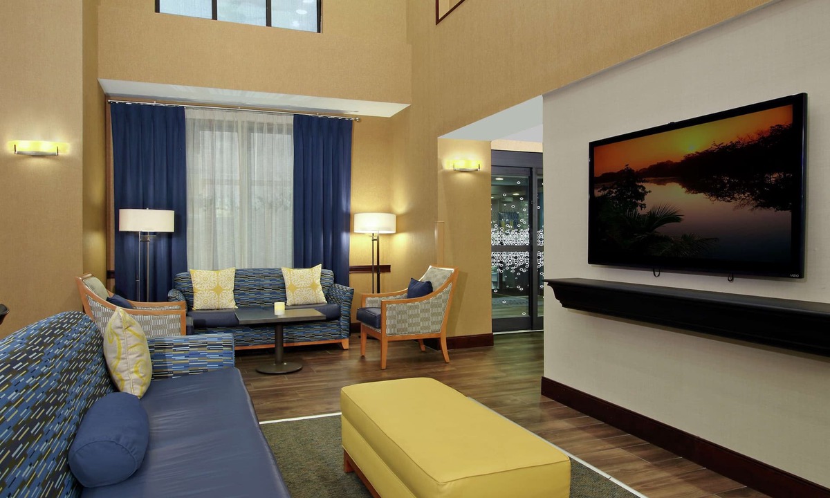 Murray Hotel | Hampton Inn & Suites Murray
