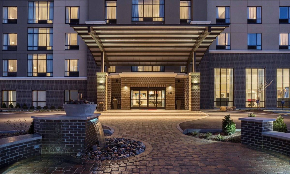 Newport Hotel | Hampton Inn & Suites Newport/Cincinnati