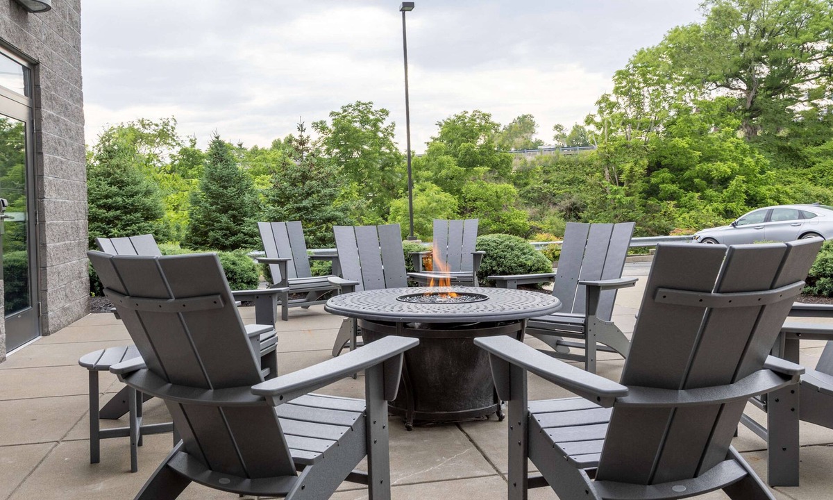 Wendel Hotel | Hampton Inn & Suites North Huntingdon-Irwin