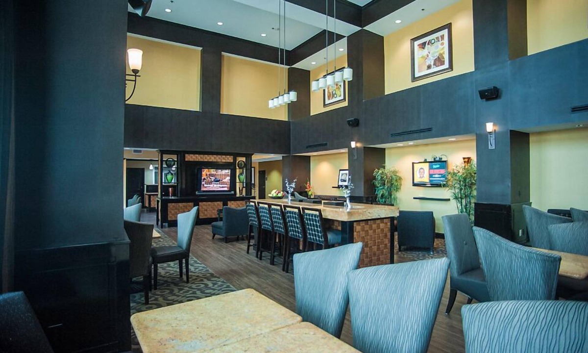 Palestine Hotel | Hampton Inn & Suites Palestine