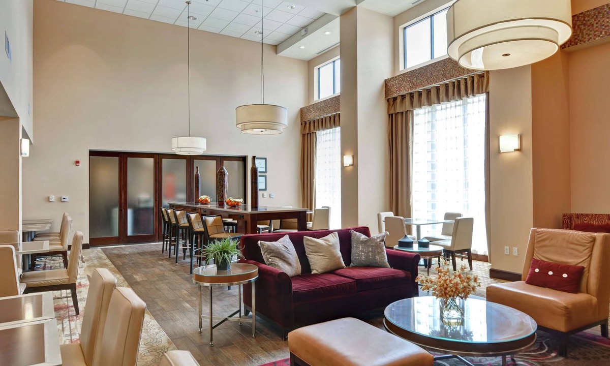 Orange Prairie Hotel | Hampton Inn & Suites Peoria at Grand Prairie, IL
