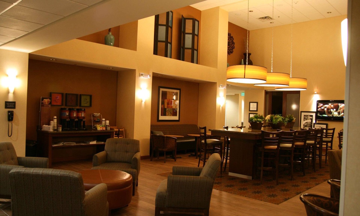 Pueblo Hotel | Hampton Inn & Suites Pueblo/North