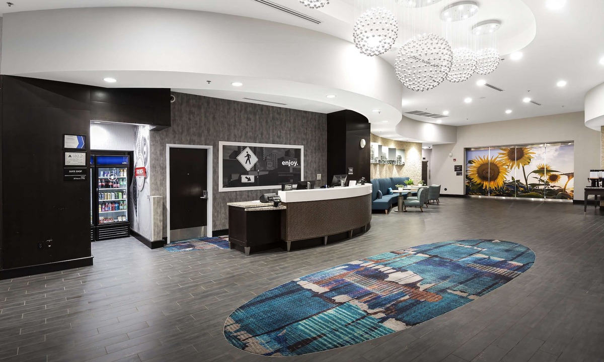 Glenwood South Hotel | Hampton Inn & Suites Raleigh Downtown