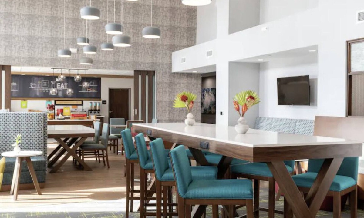 Red Bluff Hotel | Hampton Inn & Suites Red Bluff