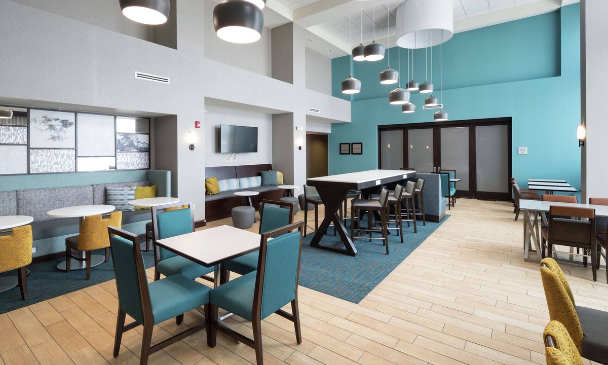 Rochester Hotel | Hampton Inn & Suites Rochester-North