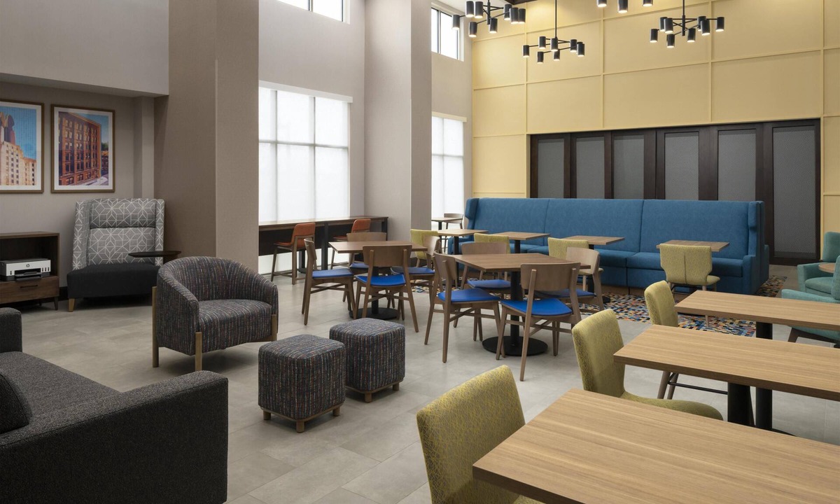 Rochester Hotel | Hampton Inn & Suites Rochester/Henrietta
