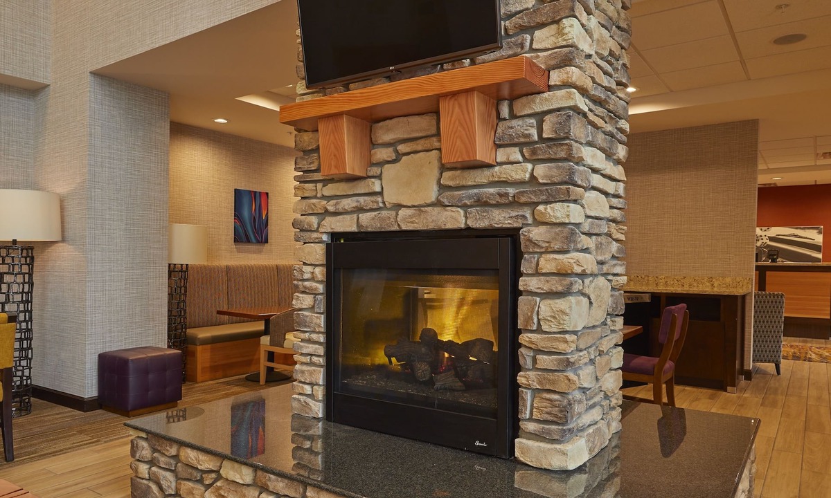 Roseburg Hotel | Hampton Inn & Suites Roseburg