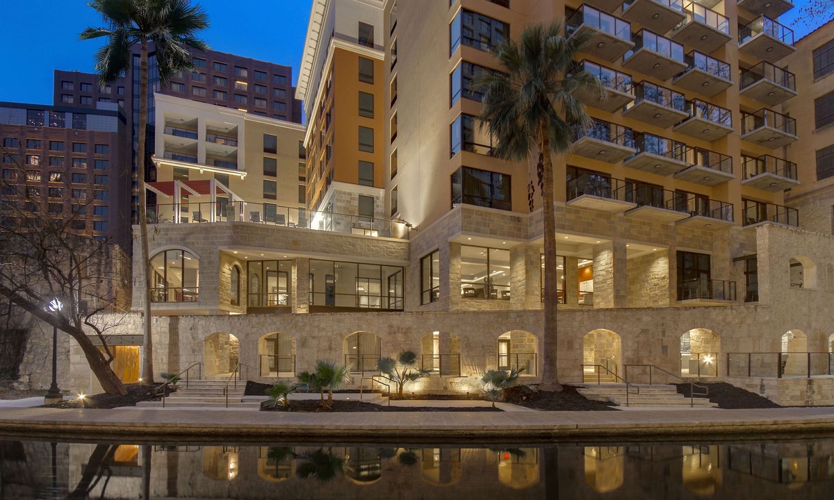 Main - Military Plaza Hotel | Hampton Inn & Suites San Antonio Riverwalk