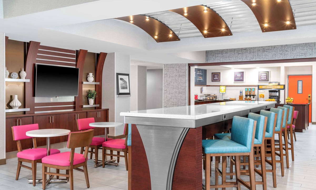 Arden-Arcade Hotel | Hampton Inn & Suites Sacramento-Cal Expo