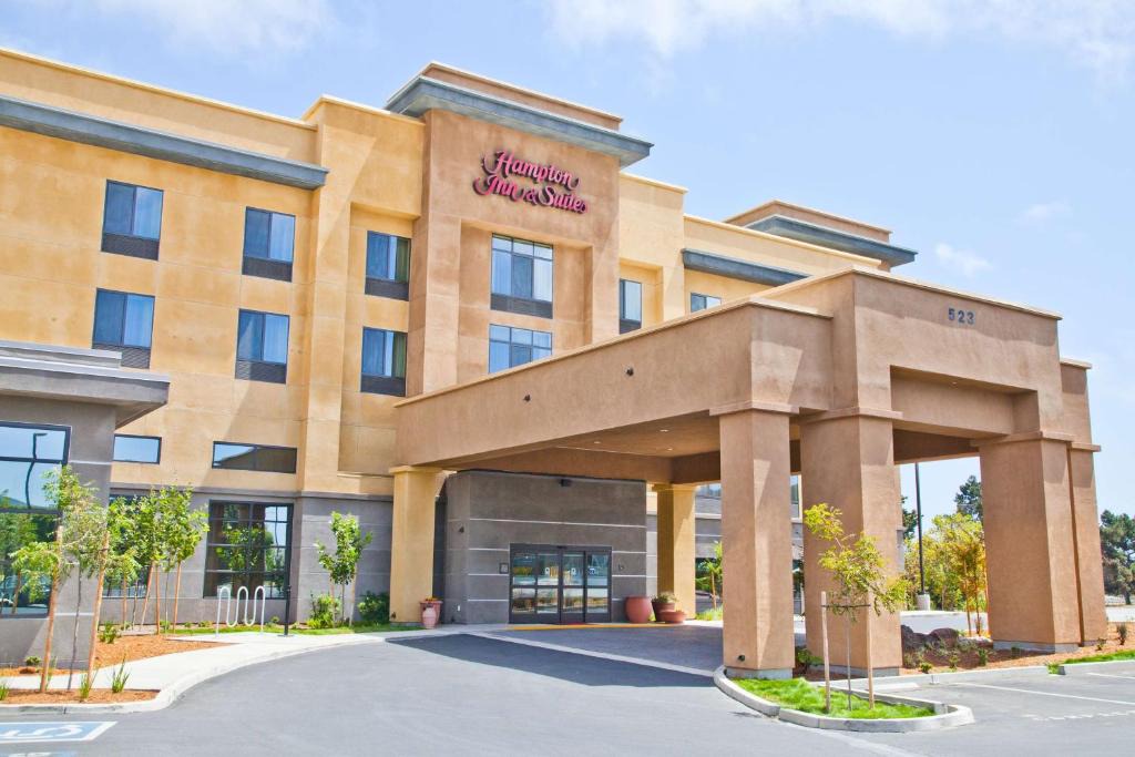 Salinas Hotel | Hampton Inn & Suites Salinas
