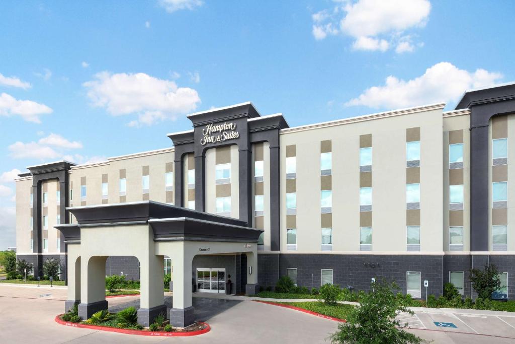 Brooks City Base Hotel | Hampton Inn & Suites San Antonio Brooks City Base, TX
