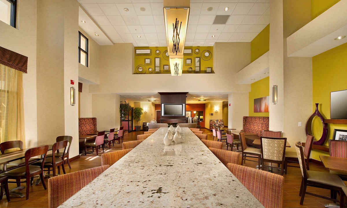 North San Antonio - SAT Hotel | Hampton Inn & Suites San Antonio-Airport