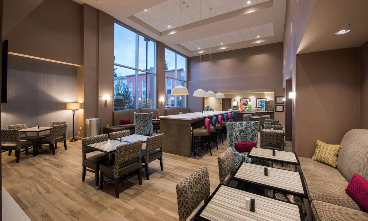 Redmond Hotel | Hampton Inn & Suites Seattle/Redmond