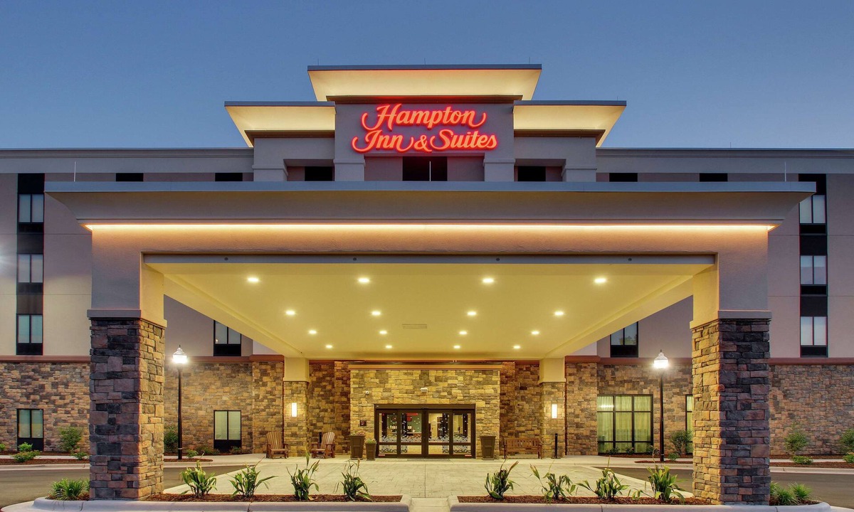 Southport Hotel | Hampton Inn & Suites Southport